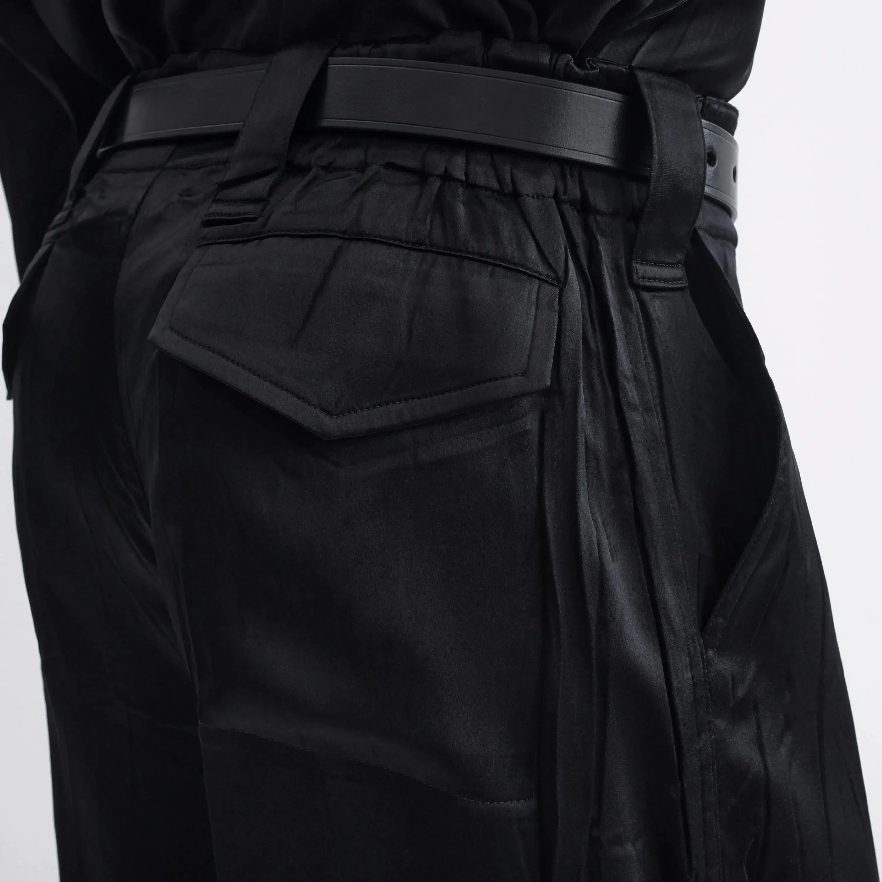 LIQUID CARGO TROUSERS | black silk