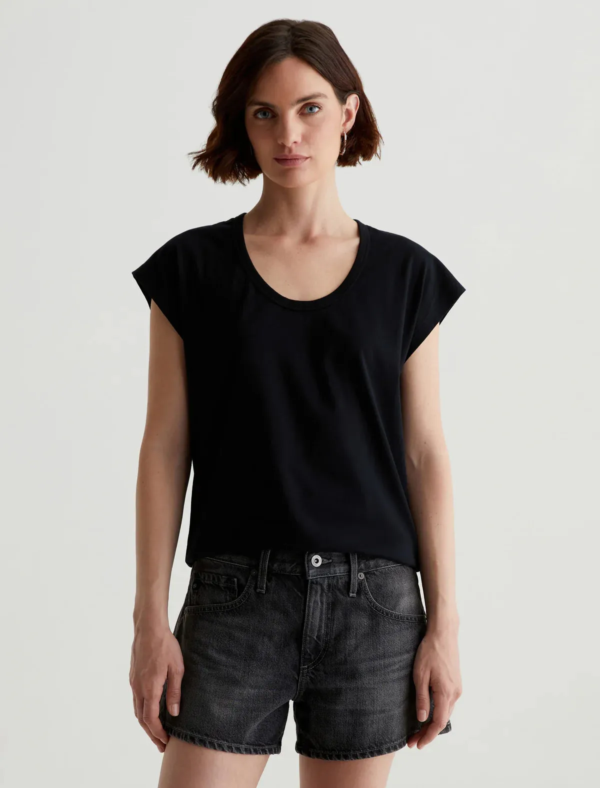 Vintage Willa Scoop Tee in True Black
